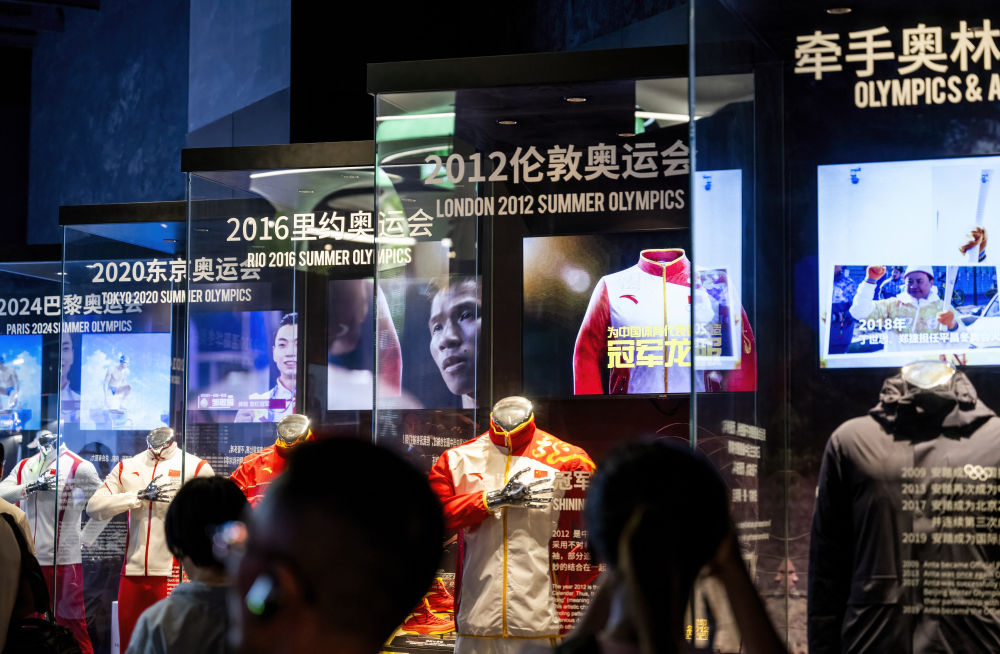 致敬“中国红”！以体育的名义——回首新中国体育75载来时路星空官网(图11)