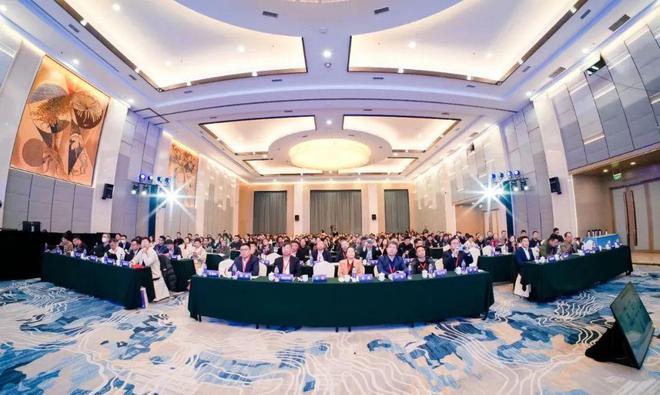 助力教育数智化转型|中软国际教育亮相2025(第六届)中国人工智能大会(图2) 助力教育数智化转型|中软国际教育亮相2025(第六届)中国人工智能大会(图2)