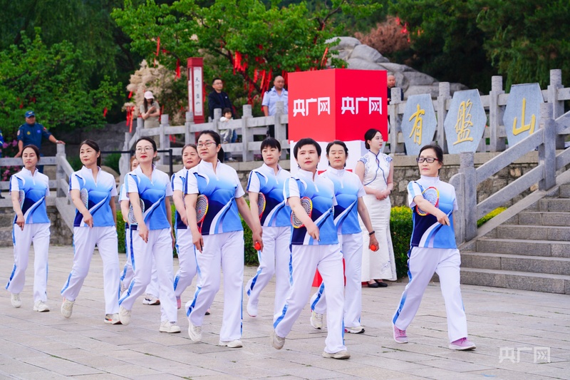 2025天津市中医文化市集蓟州站举办 开启“药香山水”康养之旅(图2) 2025天津市中医文化市集蓟州站举办 开启“药香山水”康养之旅(图2)