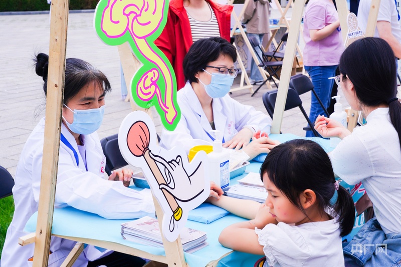 2025天津市中医文化市集蓟州站举办 开启“药香山水”康养之旅(图3) 2025天津市中医文化市集蓟州站举办 开启“药香山水”康养之旅(图3)