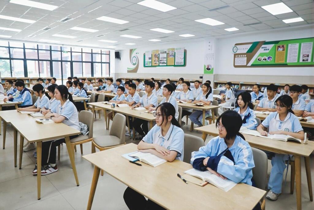 学习更有趣 教育更“智慧”！40余家全国网络媒体走进重庆高新区沉浸式打探“新智慧教育”新场景(图9)