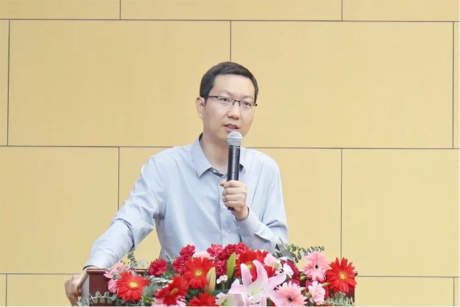 “2025北京市中小学加快推进教育数字化和人工智能教育的路径与策略校长论坛”成功举办(图4) “2025北京市中小学加快推进教育数字化和人工智能教育的路径与策略校长论坛”成功举办(图4)