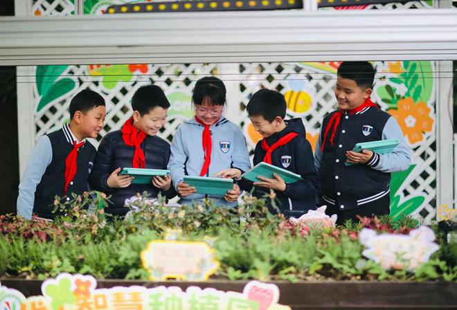 长宁区教育局局长赵佳然：AI添翼——长宁“活力教育”焕新成长(图4)